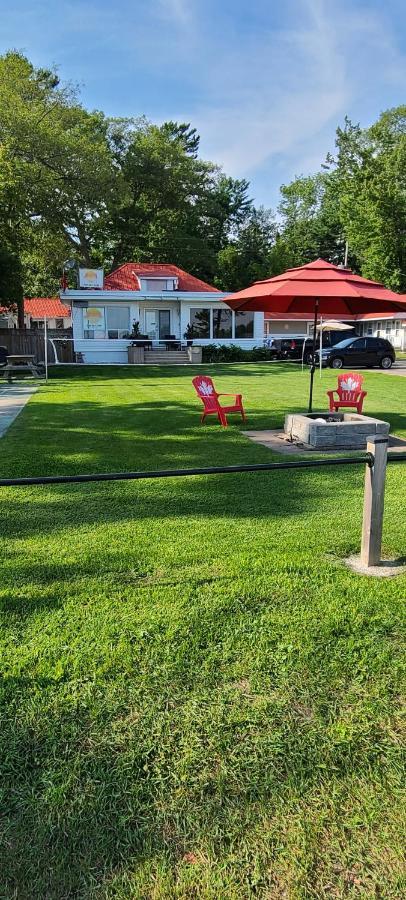 Balm Beach Resort And Motel Екстериор снимка