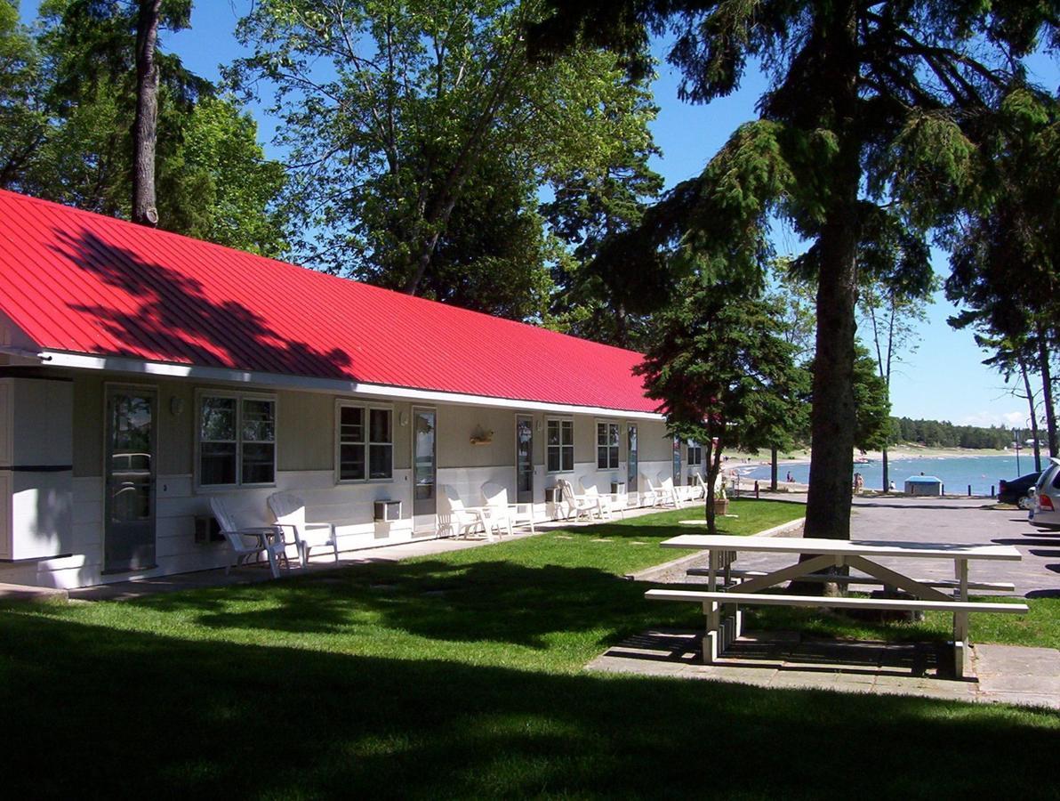 Balm Beach Resort And Motel Стая снимка