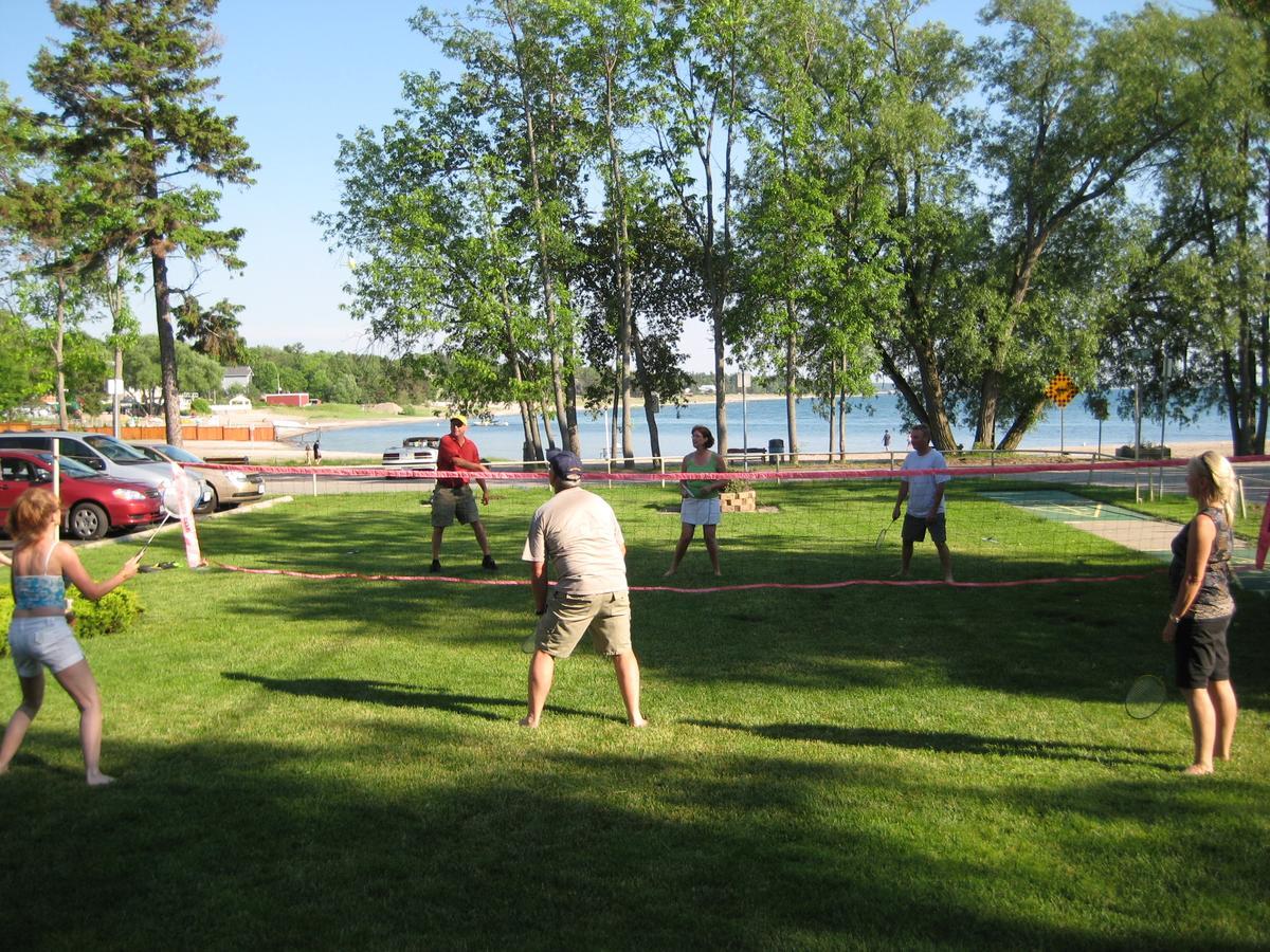 Balm Beach Resort And Motel Екстериор снимка